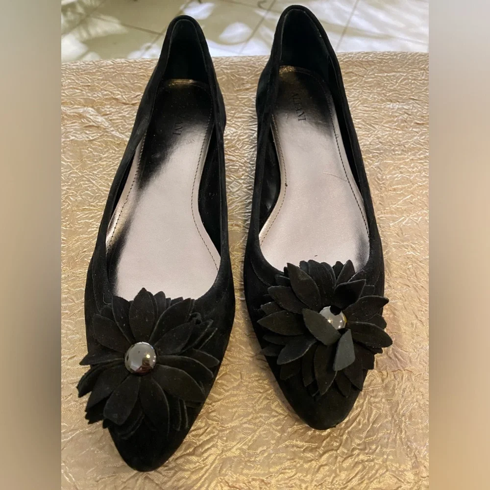 ALFANI SLIP ON FLORAL SUEDE FLAT NWOT - Picture 4 of 5